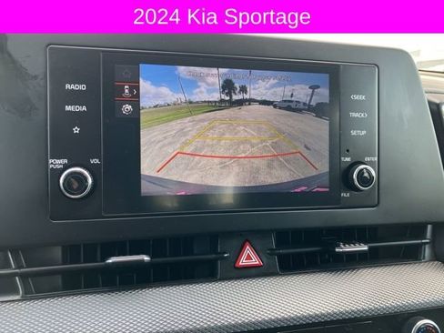 Used 2024 Kia Sportage LX image 35