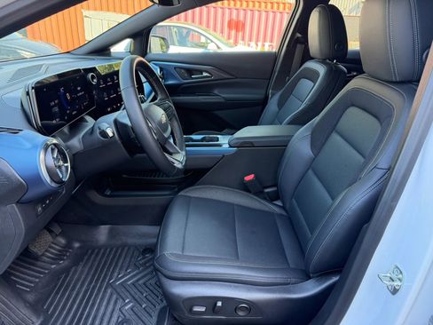 Used 2025 Chevrolet Equinox EV LT w/ Convenience Package image 15