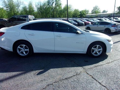 Used 2017 Chevrolet Malibu LS image 4