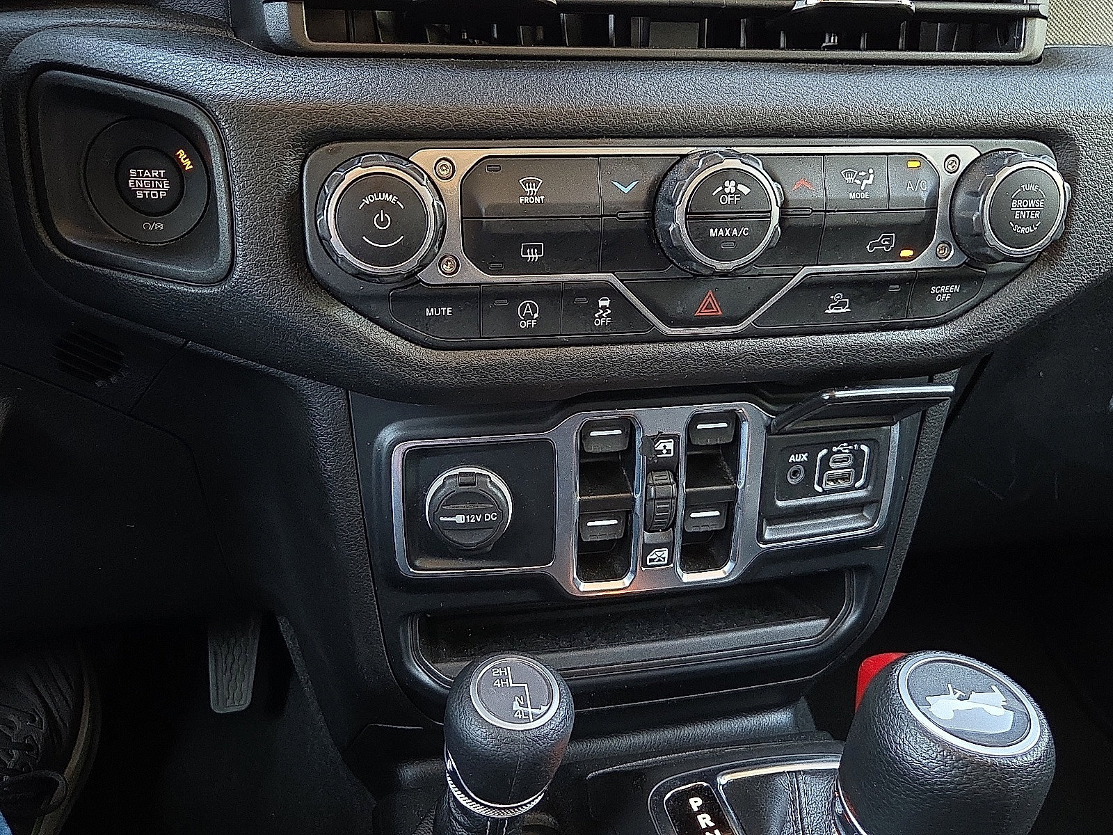 Used 2024 Jeep Wrangler Unlimited Sport AWD/4WD image 18