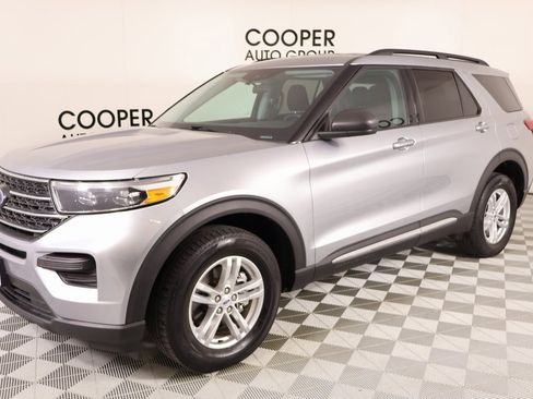 Used 2023 Ford Explorer XLT image 10