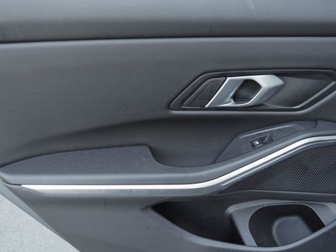 Certified 2025 BMW 330i Sedan RWD image 28