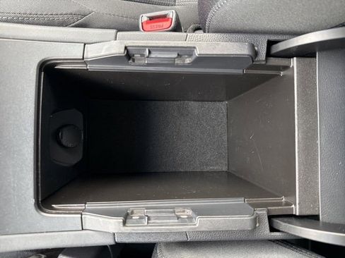 Used 2021 Toyota Venza LE image 34