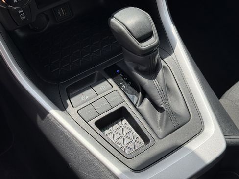 Used 2025 Toyota RAV4 XLE image 24