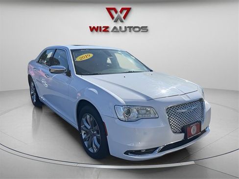 Used 2019 Chrysler 300 Limited image 5