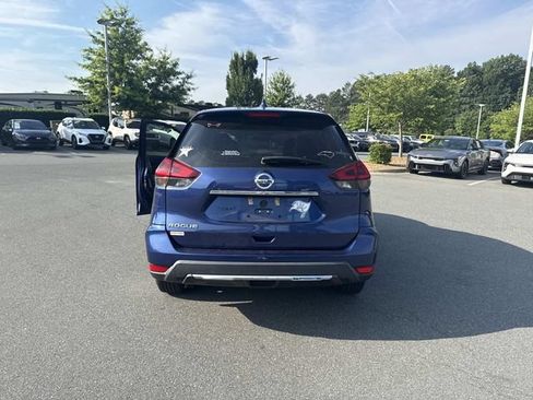 Used 2020 Nissan Rogue S FWD image 5