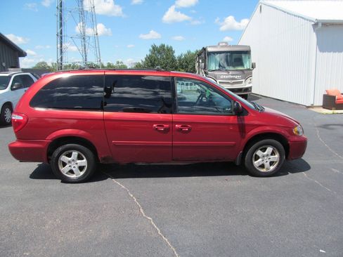 Used 2007 Dodge Grand Caravan SXT FWD image 5