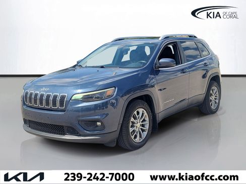 Used 2019 Jeep Cherokee Latitude Plus FWD image 3