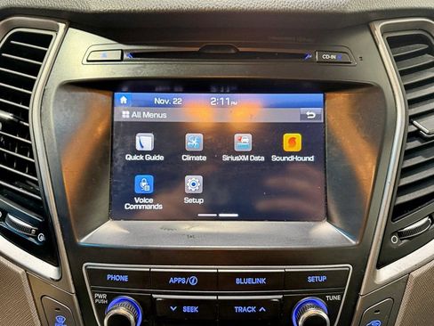 Used 2017 Hyundai Santa Fe SE image 18