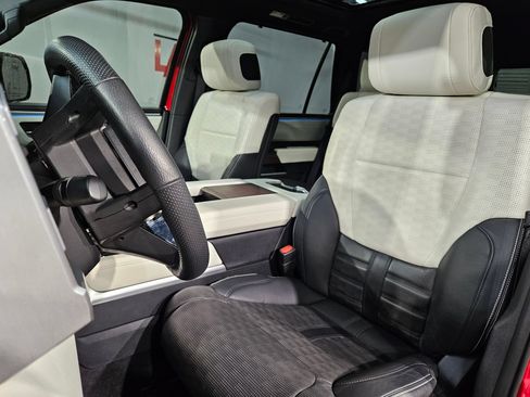 Used 2024 Toyota Sequoia Capstone AWD/4WD image 24