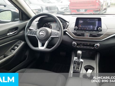 Used 2025 Nissan Altima 2.5 SV FWD image 21