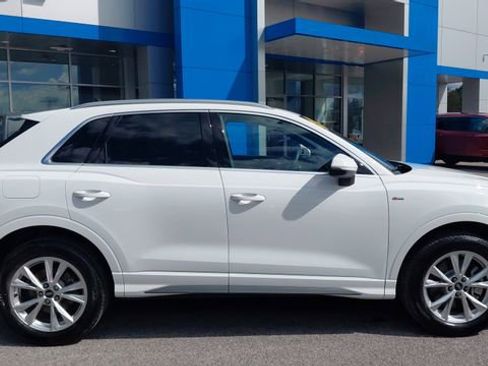 Used 2025 Audi Q3 2.0T Premium AWD/4WD image 3