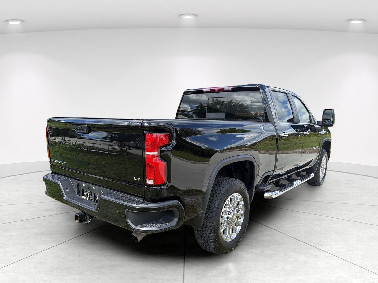 Used 2025 Chevrolet Silverado 2500 LT w/ Z71 Chrome Sport Edition AWD/4WD image 4