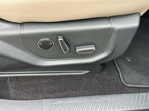 Used 2023 Ford Expedition Max Limited image 25