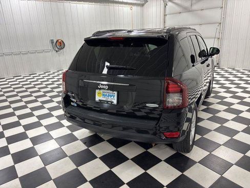 Used 2017 Jeep Compass Latitude AWD/4WD image 4