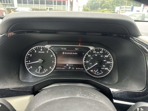 Used 2023 Nissan Pathfinder SL AWD/4WD image 12