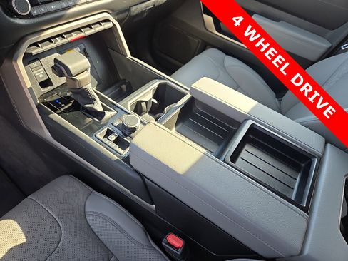 Used 2024 Toyota Tundra Limited image 25