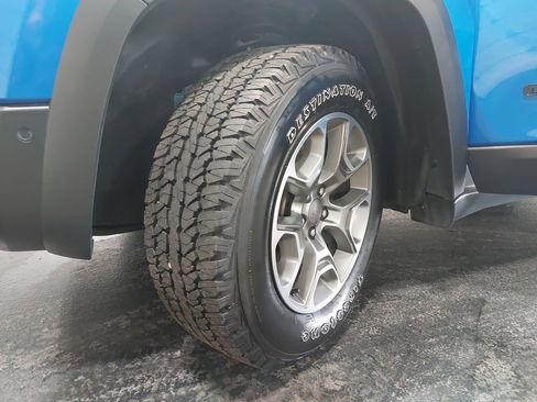 Used 2023 Jeep Cherokee Trailhawk w/ Trailer Tow Group AWD/4WD image 38