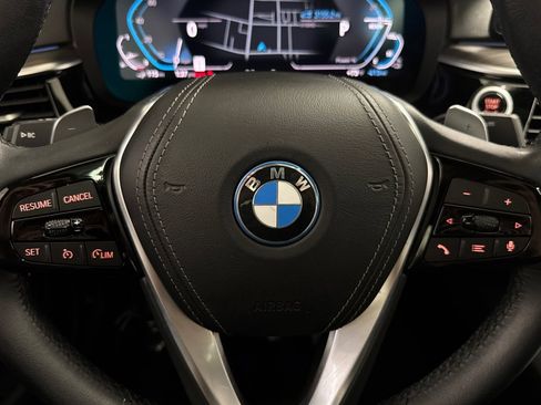 Certified 2023 BMW 530e w/ Premium Package image 17