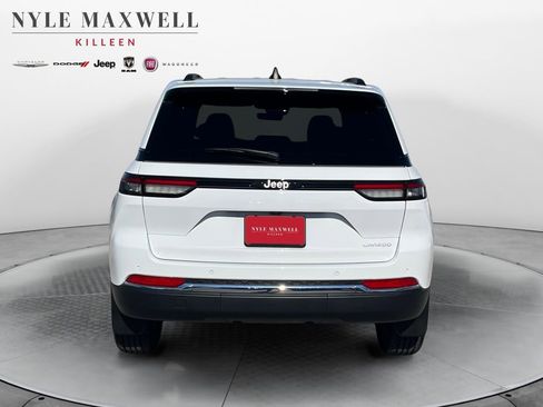 New 2025 Jeep Grand Cherokee Laredo image 15