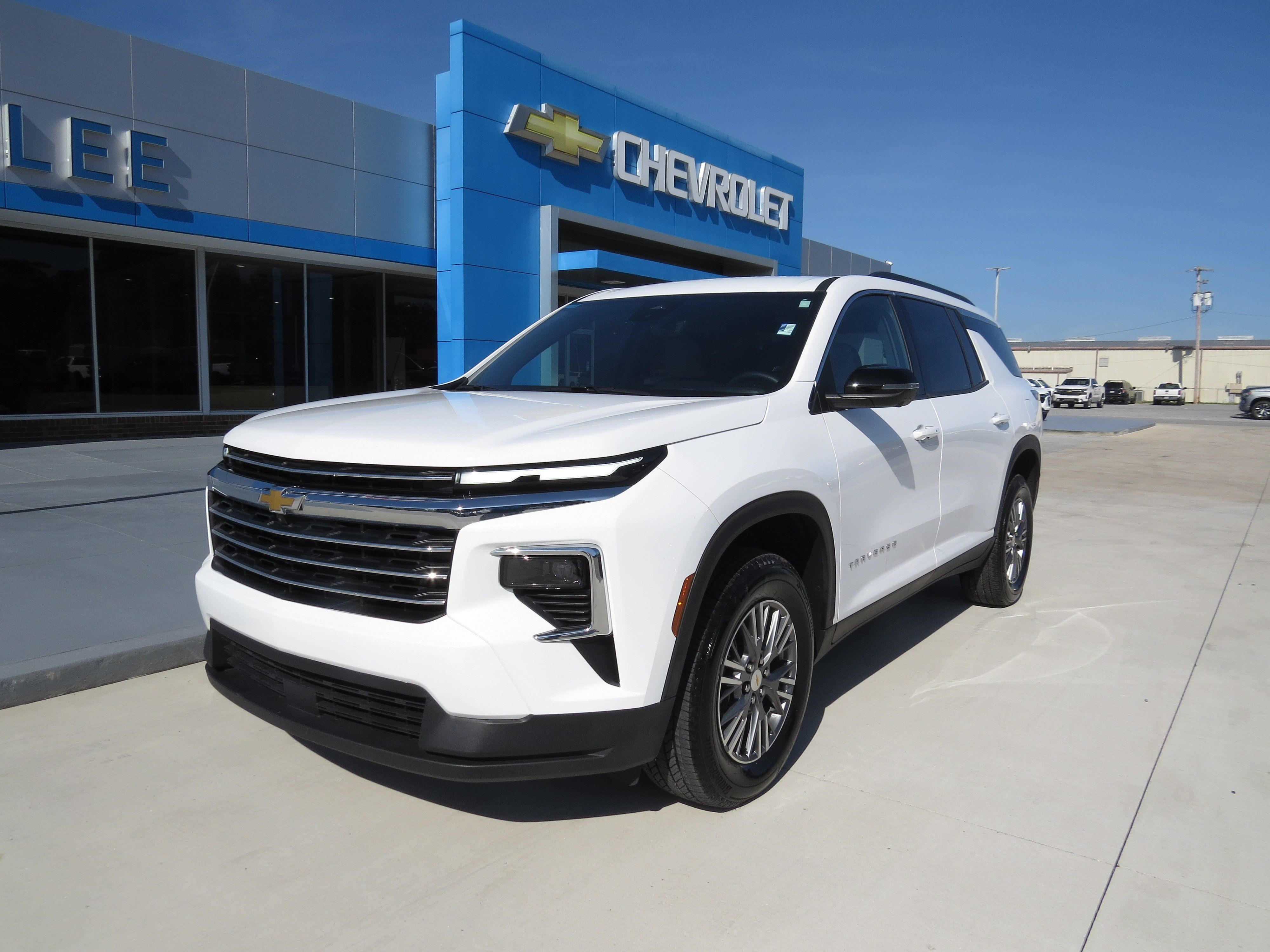 Used 2026 Chevrolet Traverse LT w/ Driver Confidence Package FWD image 16