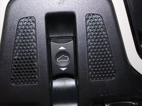 Used 2025 Subaru Outback Onyx Edition AWD/4WD image 29