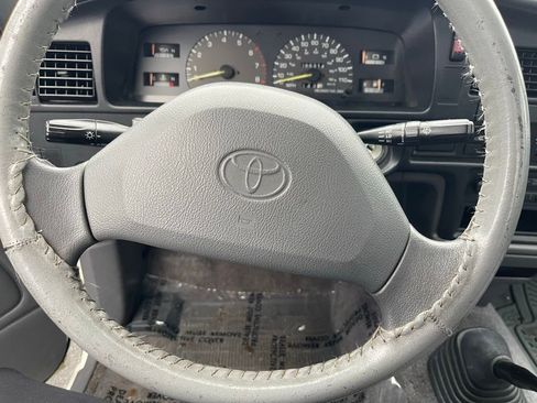 Used 1994 Toyota Pickup DX image 10