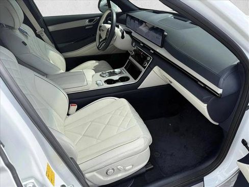 Used 2025 Genesis GV80 3.5T Prestige AWD/4WD image 20