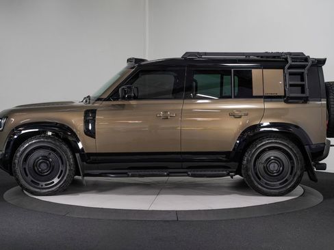 Used 2025 Land Rover Defender 110 X-Dynamic SE image 7