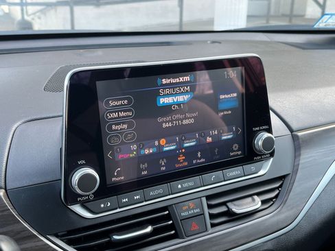 Used 2025 Nissan Altima 2.5 SV image 18