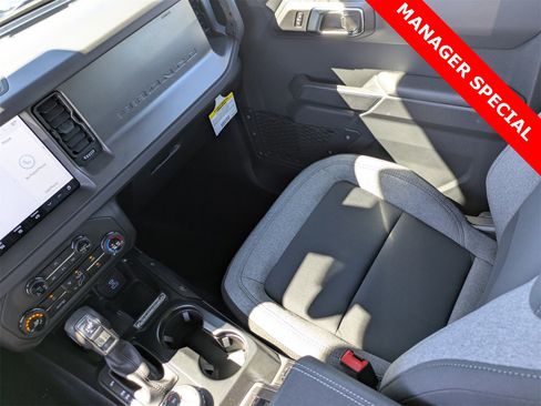 New 2025 Ford Bronco 4-Door image 19