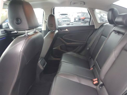 Used 2019 Volkswagen Jetta SEL w/ Cold Weather Package image 23