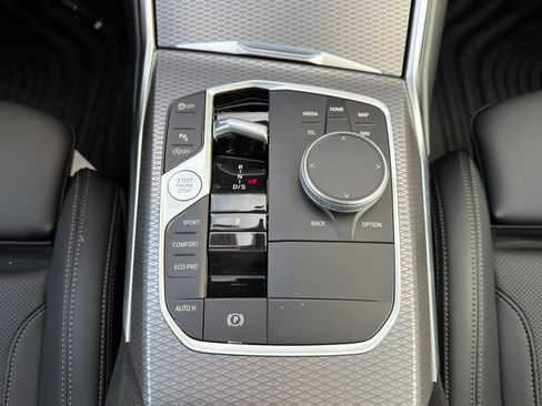 Used 2026 BMW 330i Sedan w/ M Sport Package RWD image 19