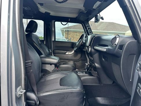 Used 2013 Jeep Wrangler Unlimited Sport AWD/4WD image 11