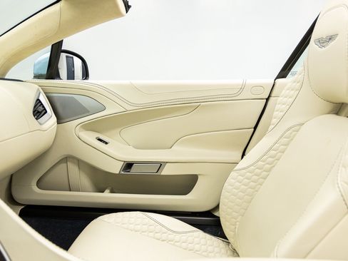 Used 2016 Aston Martin Vanquish Volante RWD image 46
