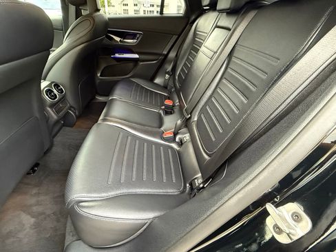 Used 2025 Mercedes-Benz GLC 300 4MATIC image 34