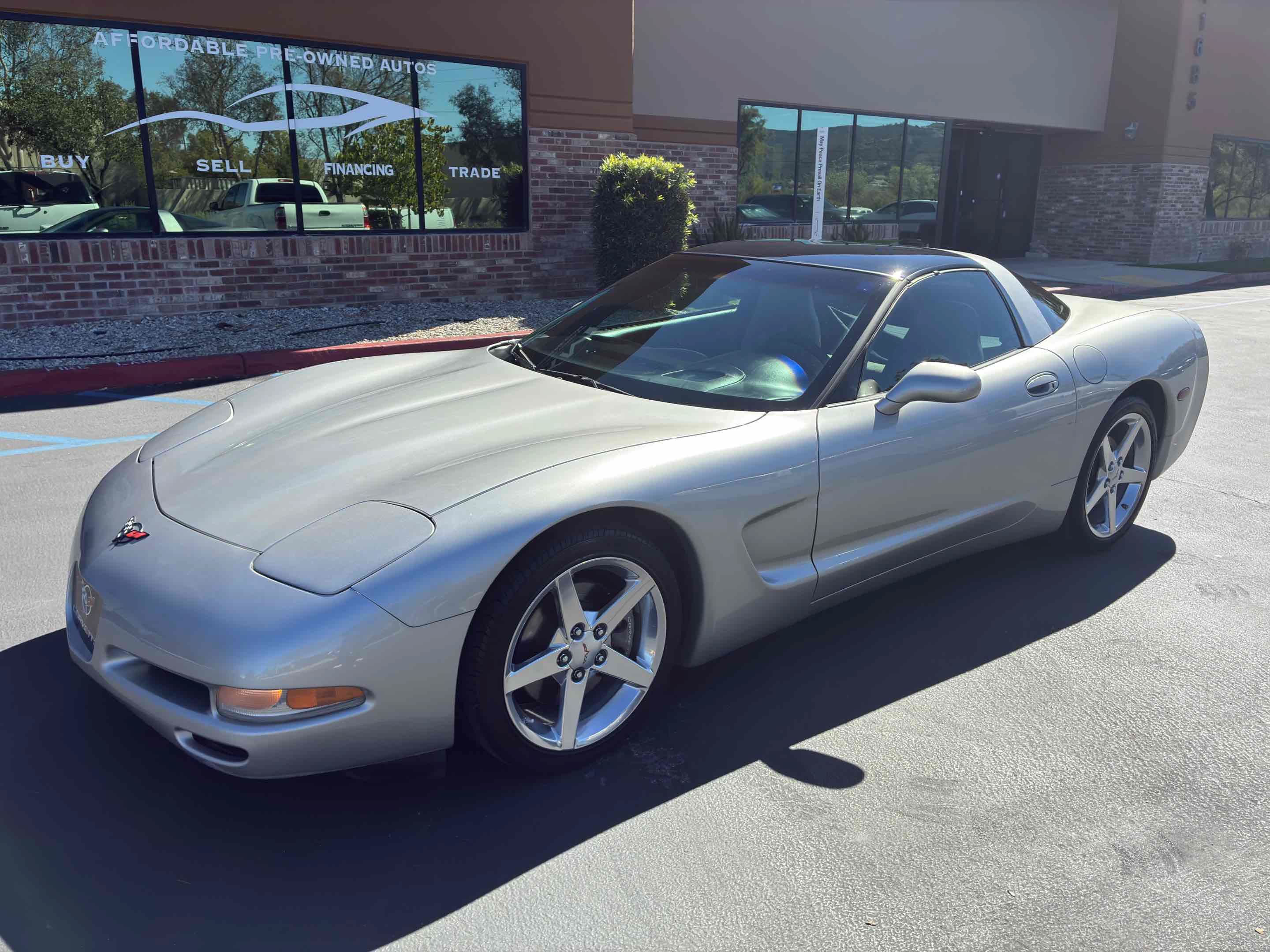 Used 2004 Chevrolet Corvette Coupe w/ Preferred Equipment Group RWD image 4