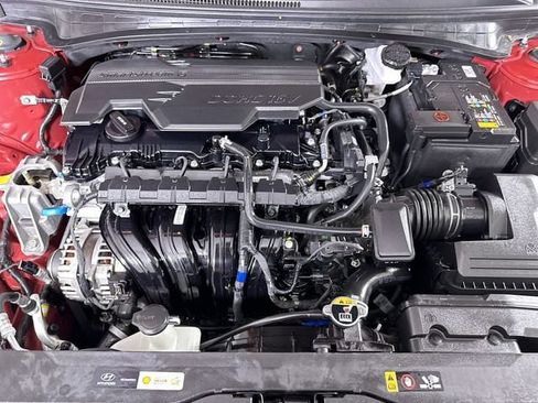 Used 2025 Hyundai Elantra SEL FWD image 31
