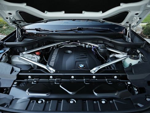 New 2026 BMW X5 sDrive40i image 31
