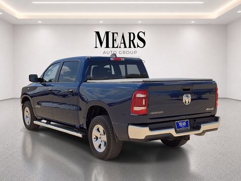 Used 2023 RAM 1500 Big Horn AWD/4WD image 3
