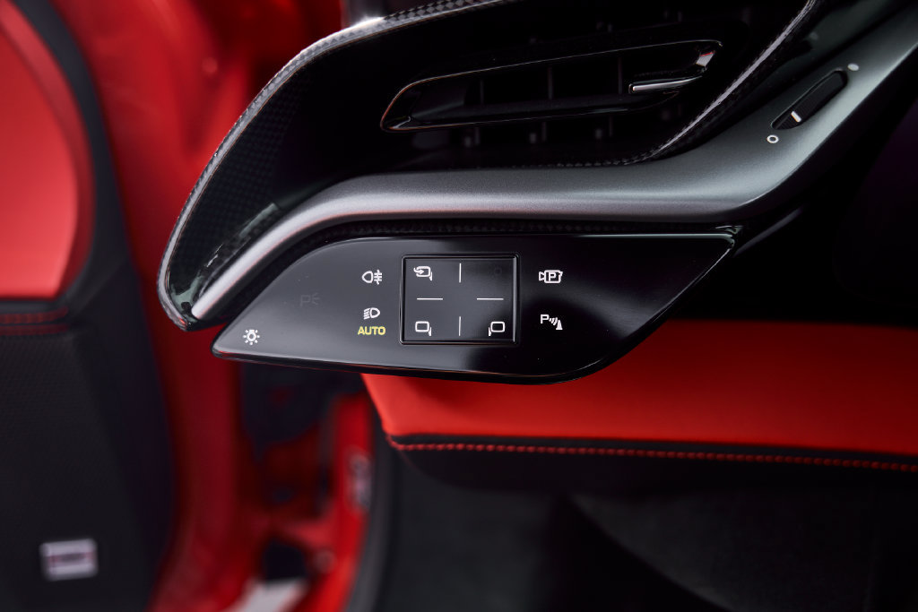 Used 2022 Ferrari SF90 Spider AWD/4WD image 48