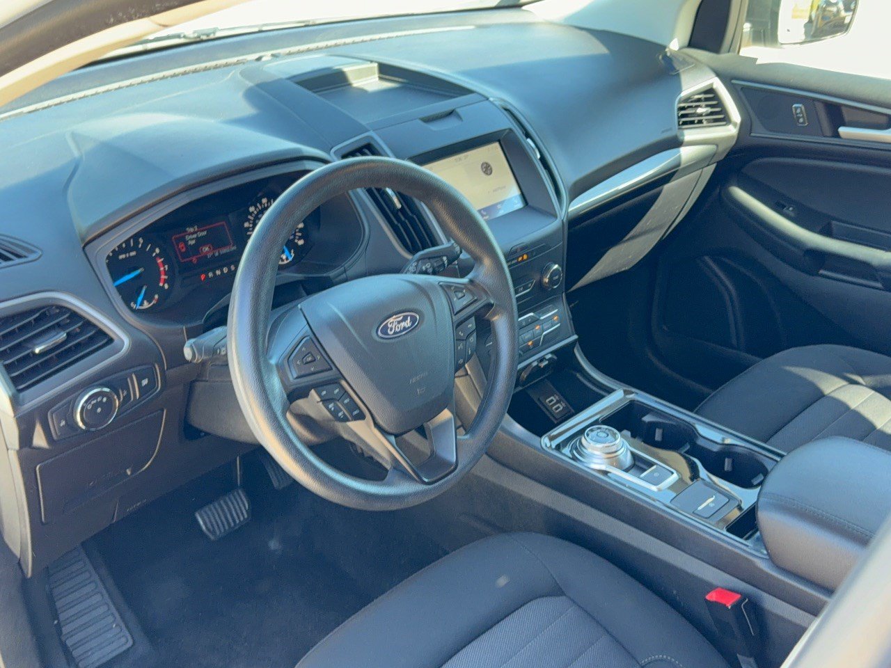 Used 2020 Ford Edge SE FWD image 4