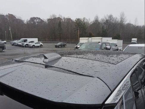 Used 2023 Cadillac Lyriq 2WD image 11