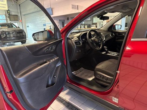 Used 2024 Chevrolet Equinox LT w/ LPO, Floor Liner Package FWD image 13