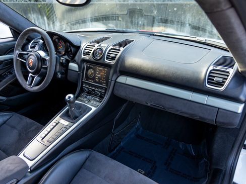 Certified 2016 Porsche Cayman GT4 image 43