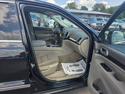 Used 2012 Jeep Grand Cherokee Laredo RWD image 10