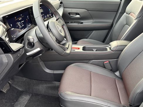 New 2026 Nissan Kicks SR w/ Cold Weather Package AWD/4WD image 9
