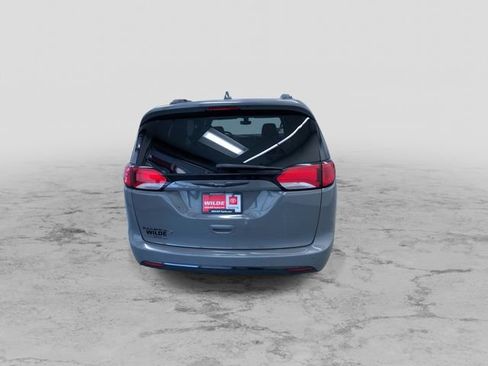 Used 2020 Chrysler Pacifica Touring-L Plus image 9