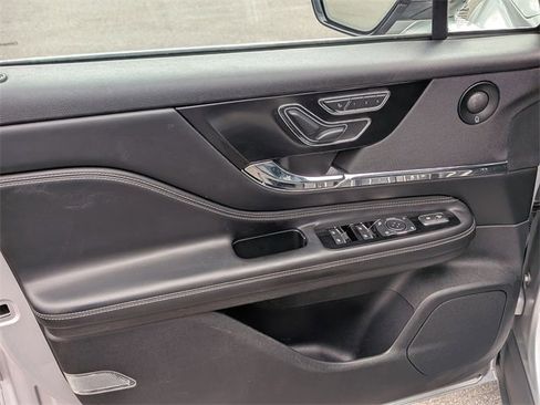 Used 2020 Lincoln Corsair Reserve w/ Equipment Group 201A image 12