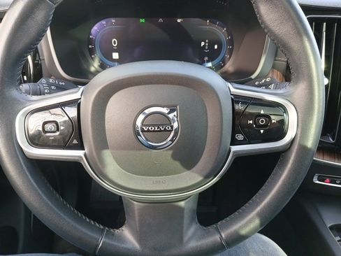 Used 2022 Volvo XC60 B5 Inscription w/ Protection Package Premier image 41